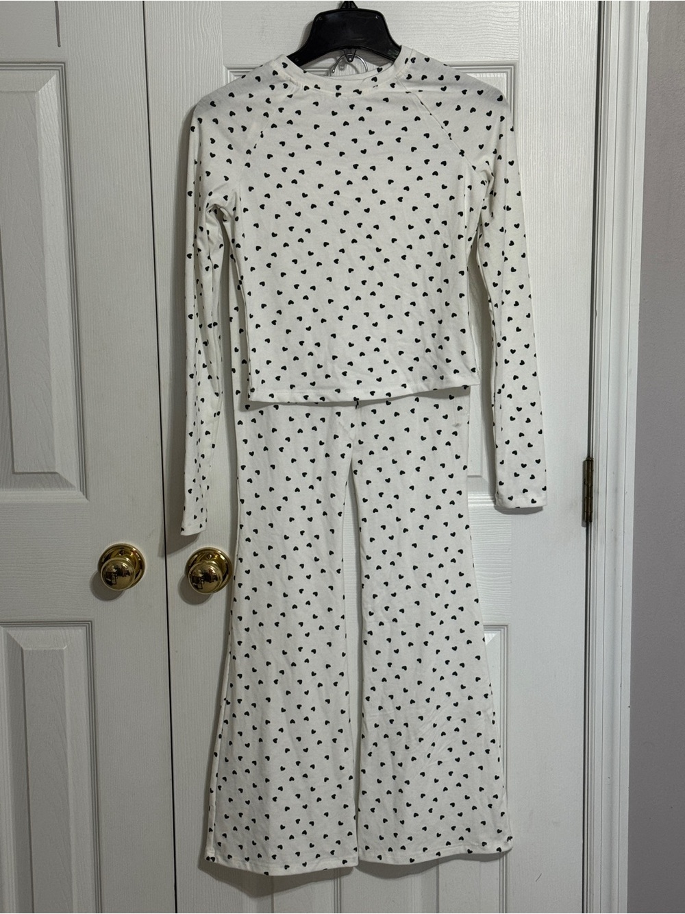 Women's Heart Print Long Sleeve Pajama Set - White/Black